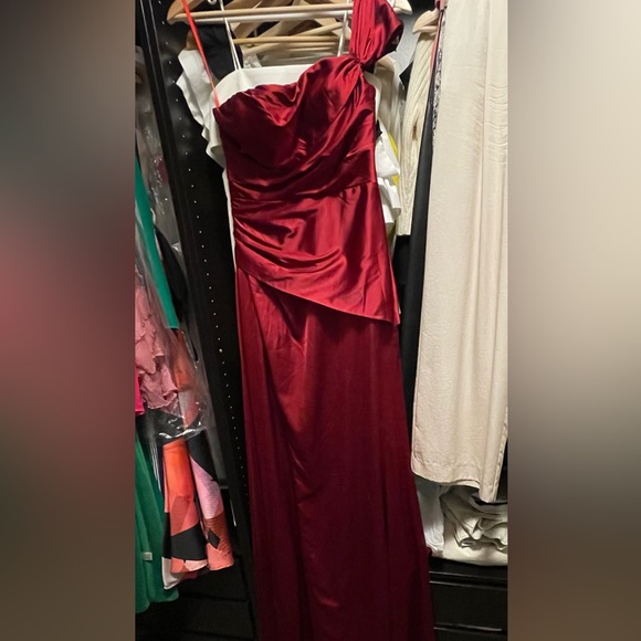 Dark red high slit gown by Abyss by Abby - Picture 7 of 8